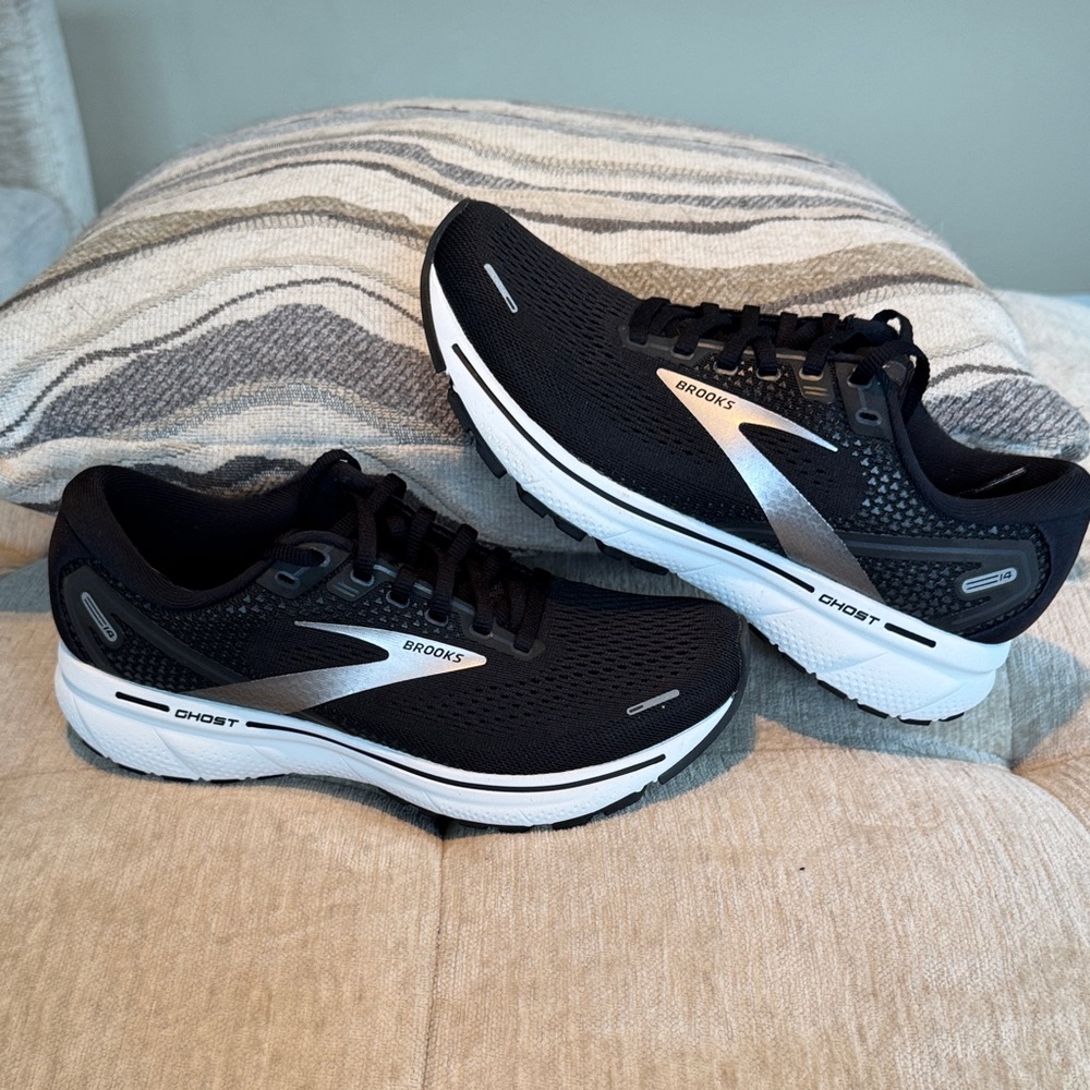 Brooks Ghost 14 Women’s Size 8.5 – Black – Excellent Condition